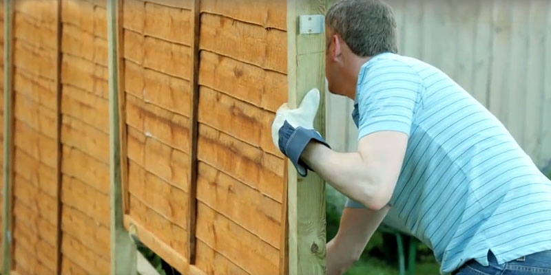 How to put up a fence