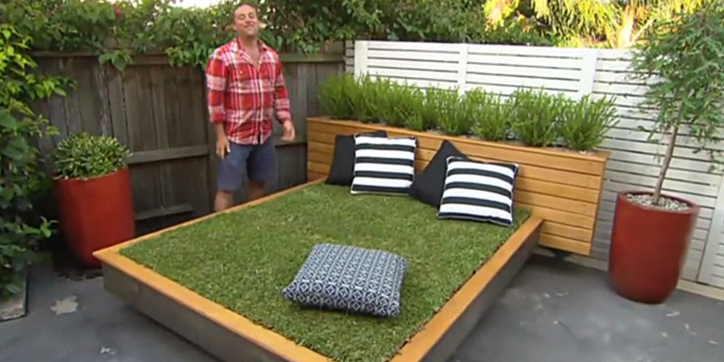 Grass day bed