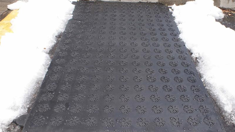 Snow melting mat